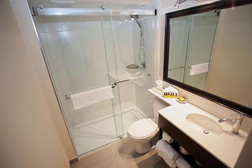 Best Western Plus Montreal Downtown-Hotel Europa image 5